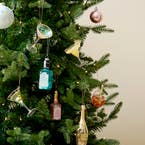 https://s3-ap-southeast-2.amazonaws.com/fusionfactory.commerceconnect.bbnt.production/pim_media/000/170/713/2024-09-20_Xamas24_Hanging-dec_Novelty_02_SI.jpg?1727155522