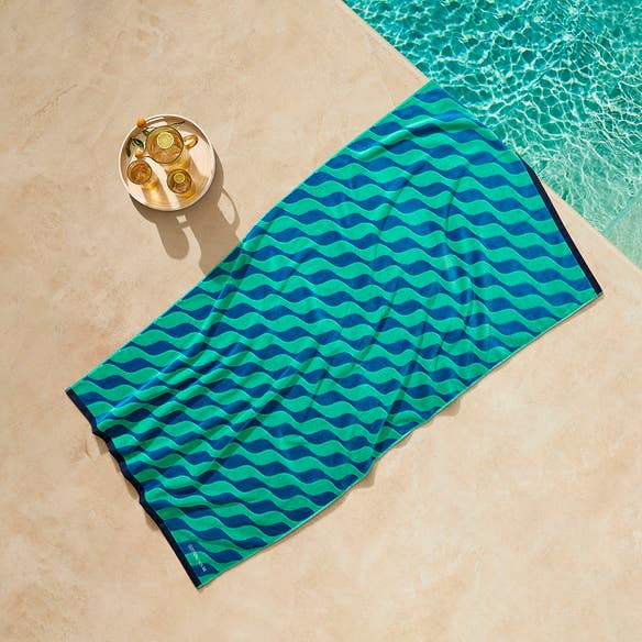 https://s3-ap-southeast-2.amazonaws.com/fusionfactory.commerceconnect.bbnt.production/pim_media/000/198/414/CH_S25-26_LS_Outdoor_Beach_Towels_Breeze_26482401_SI.jpg?1753754459