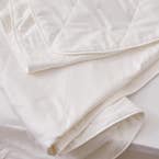 https://s3-ap-southeast-2.amazonaws.com/fusionfactory.commerceconnect.bbnt.production/pim_media/000/150/617/Core_Quilts_LS_Bedding_Bamboo_Detail-1.jpg?1686203371
