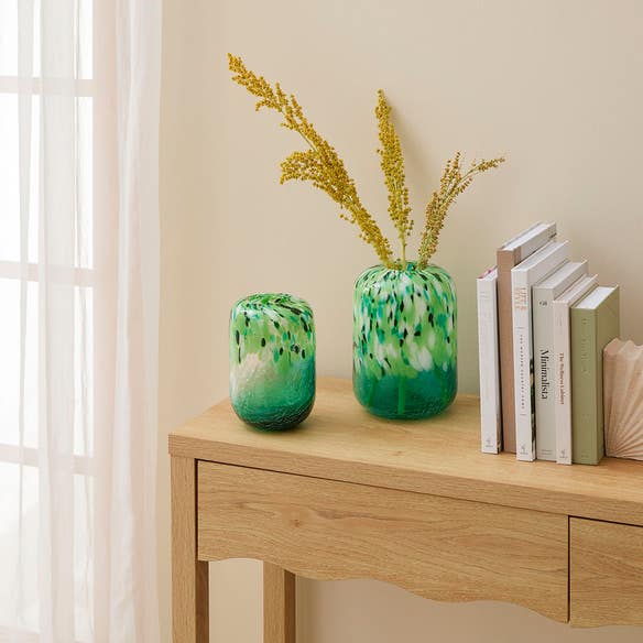 https://s3-ap-southeast-2.amazonaws.com/fusionfactory.commerceconnect.bbnt.production/pim_media/000/174/873/E-Comm_S24-25_Summer_LS_Studio-Decorator_Glass_Vases_Daintree_Crackle_Green_Multi_SI.jpg?1730253801