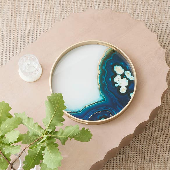 https://s3-ap-southeast-2.amazonaws.com/fusionfactory.commerceconnect.bbnt.production/pim_media/000/174/673/E-Comm_S24-25_Summer_LS_Studio_Trays_Boxes_Coasters_Byron_Tray_Agate_Blue_SI.jpg?1730249069