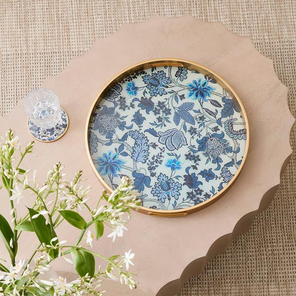 https://s3-ap-southeast-2.amazonaws.com/fusionfactory.commerceconnect.bbnt.production/pim_media/000/174/739/E-Comm_S24-25_Summer_LS_Studio_Trays_Boxes_Coasters_Juliette_Floral_Tray_Blue_White_Gold_SI.jpg?1730249546