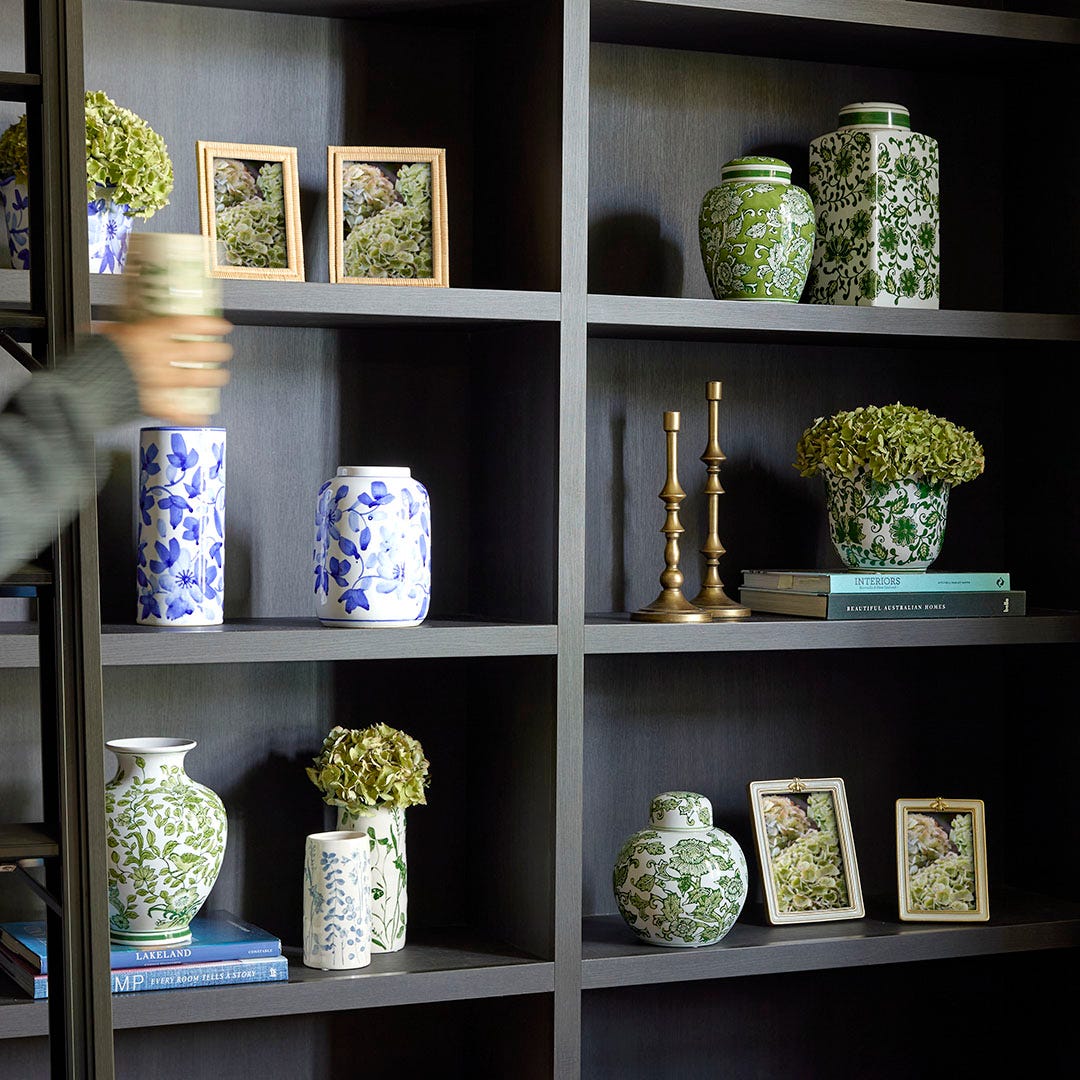 https://s3-ap-southeast-2.amazonaws.com/fusionfactory.commerceconnect.bbnt.production/pim_media/000/192/532/Ginger-Jar-Chinoiserie-Ella-Bamboo-Frame-Bumble-Bee-Esta.jpg?1743553123