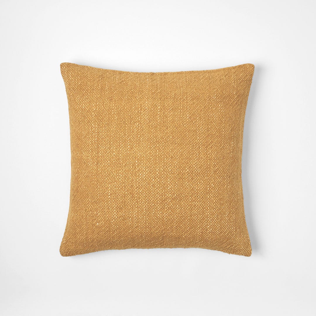 https://s3-ap-southeast-2.amazonaws.com/fusionfactory.commerceconnect.bbnt.production/pim_media/000/055/888/M_F-Flinders-Cushion-Saffron-50x50cm-20941202.jpg?1586395796