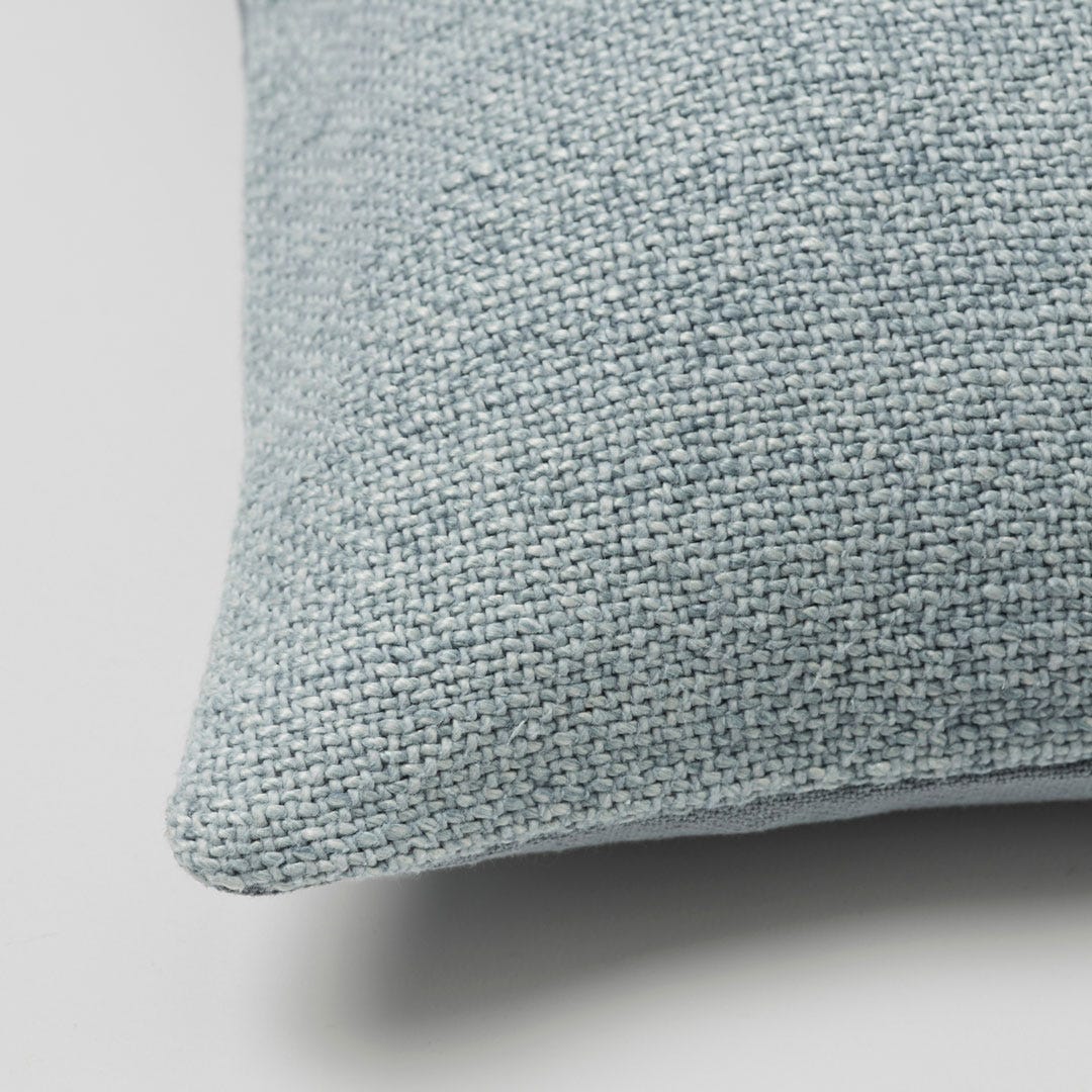 https://s3-ap-southeast-2.amazonaws.com/fusionfactory.commerceconnect.bbnt.production/pim_media/000/055/998/M_F-Flinders-Cushion-Smoke-Blue-50x50cm-20941207-Detail.jpg?1586845449