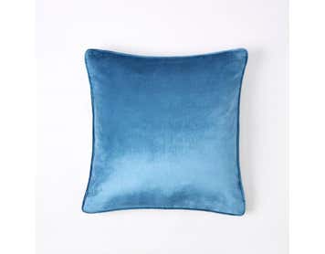 https://s3-ap-southeast-2.amazonaws.com/fusionfactory.commerceconnect.bbnt.production/pim_media/000/060/043/M_F-Margot-Velvet-Cushion-50x50cm-Petrol-Blue.jpg?1591142066