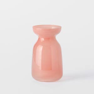https://s3-ap-southeast-2.amazonaws.com/fusionfactory.commerceconnect.bbnt.production/pim_media/000/179/424/M_F_-Azure-Glass-Vase-Squat_Light-Pink_26133201_SI.jpg?1733377596