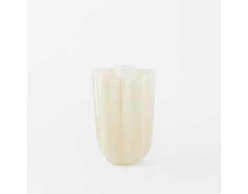 https://s3-ap-southeast-2.amazonaws.com/fusionfactory.commerceconnect.bbnt.production/pim_media/000/167/579/M_F_Amara-Glass-Vase-Sml_Milky-Ivory_25867902_SI.jpg?1723517229