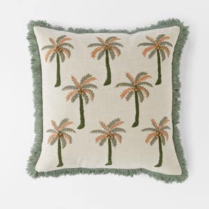 https://s3-ap-southeast-2.amazonaws.com/fusionfactory.commerceconnect.bbnt.production/pim_media/000/167/234/M_F_Bimbini-Fringe-Cushion_Natural-Green_25837701_SI.jpg?1723011796