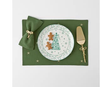https://s3-ap-southeast-2.amazonaws.com/fusionfactory.commerceconnect.bbnt.production/pim_media/000/197/864/M_F_CG_S6-Emb-Stars-Placemat-Forest-Green_26366801_SCALE_SI.jpg?1752814802