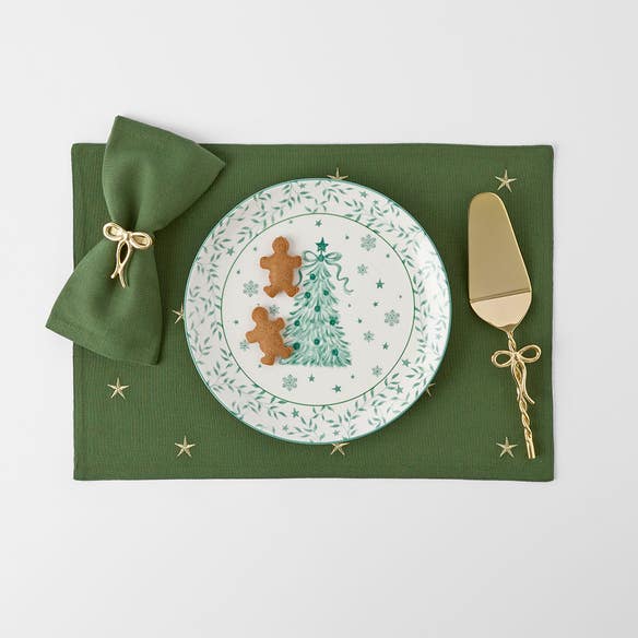 https://s3-ap-southeast-2.amazonaws.com/fusionfactory.commerceconnect.bbnt.production/pim_media/000/197/864/M_F_CG_S6-Emb-Stars-Placemat-Forest-Green_26366801_SCALE_SI.jpg?1752814802