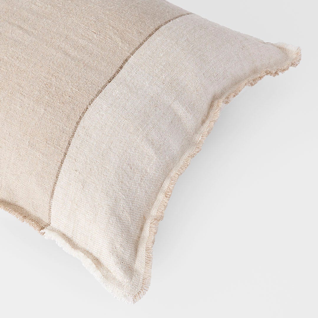 https://s3-ap-southeast-2.amazonaws.com/fusionfactory.commerceconnect.bbnt.production/pim_media/000/179/431/M_F_Everett-Colour-Block-Linen-Cushion_Natural_26141202_Detail_SI.jpg?1733377821
