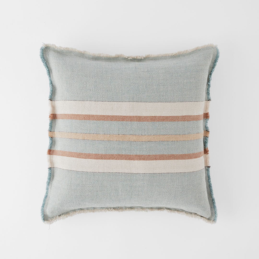https://s3-ap-southeast-2.amazonaws.com/fusionfactory.commerceconnect.bbnt.production/pim_media/000/160/361/M_F_Everett-Fringe-Stripe-Linen-Cushion_Blue-Natural_23124901_SI.jpg?1707957041