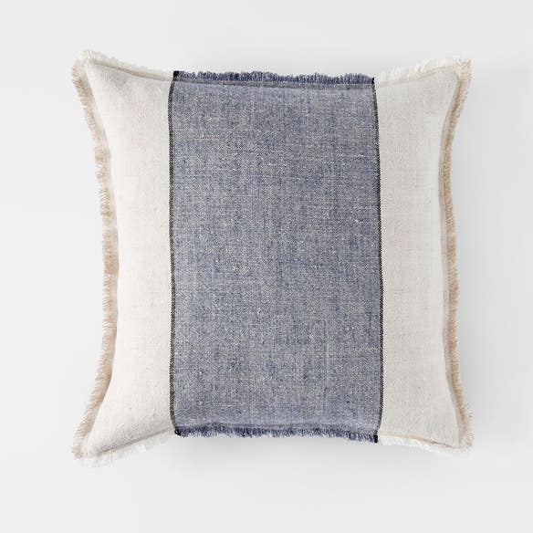 https://s3-ap-southeast-2.amazonaws.com/fusionfactory.commerceconnect.bbnt.production/pim_media/000/179/425/M_F_Everett_Colour_Block_Linen_Cushion_Washed_Navy_26141201_SI.jpg?1733377668