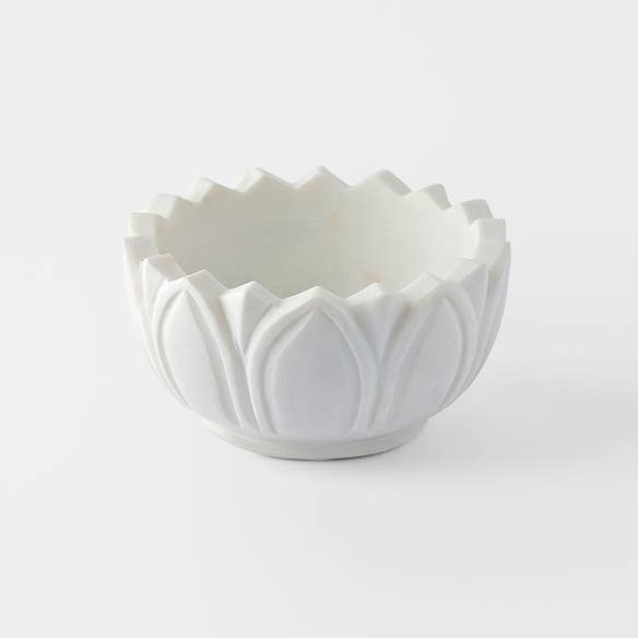 https://s3-ap-southeast-2.amazonaws.com/fusionfactory.commerceconnect.bbnt.production/pim_media/000/183/980/M_F_Issey-Marble-Bowl_White_26157301_SI.jpg?1734664010
