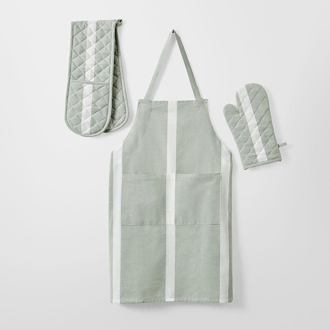 https://s3-ap-southeast-2.amazonaws.com/fusionfactory.commerceconnect.bbnt.production/pim_media/000/168/366/M_F_Jade-Adjustable-Apron-Oven-Glove_Olive-Green_25827_R_SI.jpg?1724639491