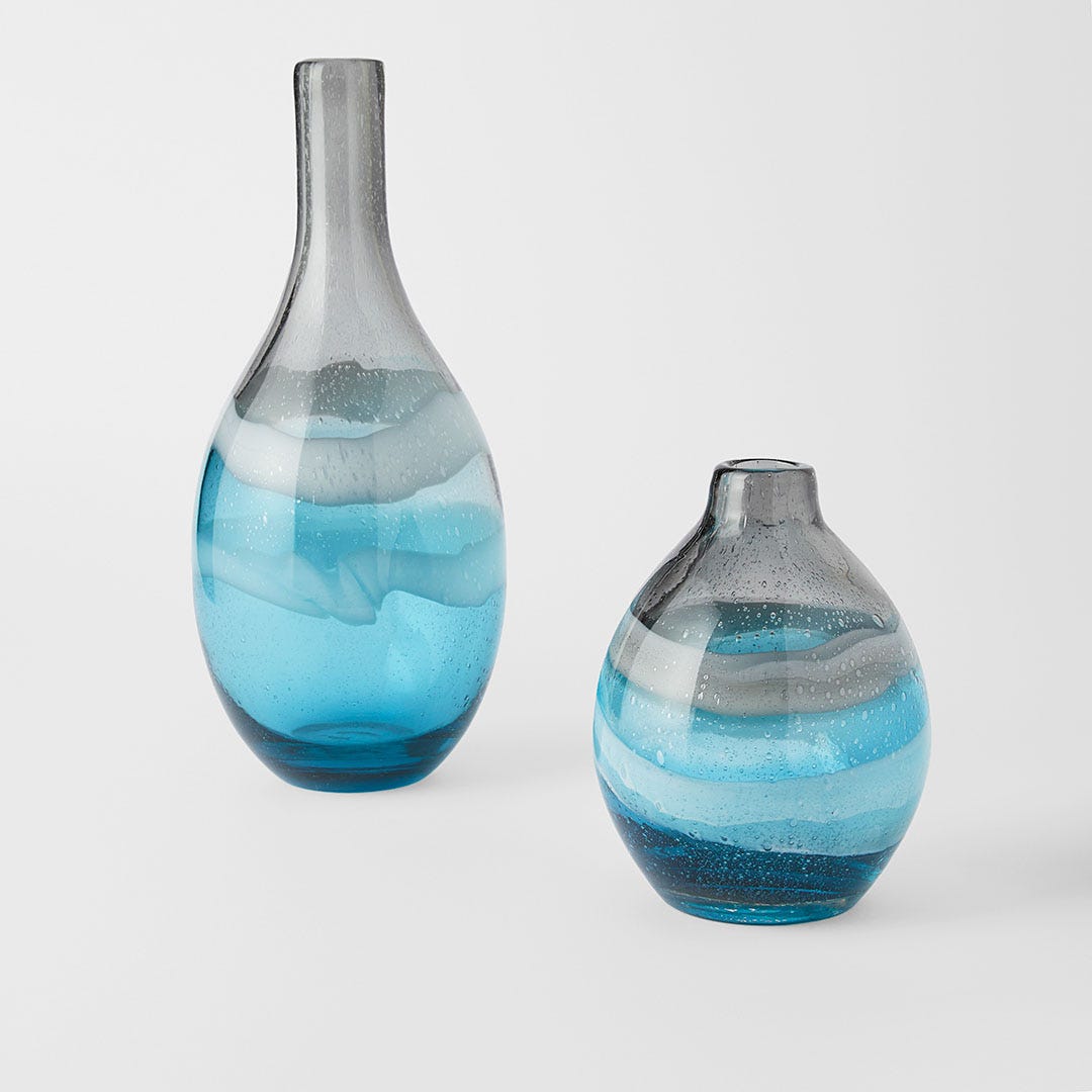 https://s3-ap-southeast-2.amazonaws.com/fusionfactory.commerceconnect.bbnt.production/pim_media/000/155/813/M_F_Mountain-View-Vase_Blue-Grey_19999_R_SI.jpg?1699240539
