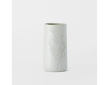 https://s3-ap-southeast-2.amazonaws.com/fusionfactory.commerceconnect.bbnt.production/pim_media/000/169/308/M_F_Natalia-Debossed-Ceramic-Vase-Lrg_White_25872101_SI.jpg?1725521076