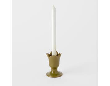 https://s3-ap-southeast-2.amazonaws.com/fusionfactory.commerceconnect.bbnt.production/pim_media/000/191/243/M_F_Petal-Candle-Holder_Green_26120702_V2_SI.jpg?1742534079