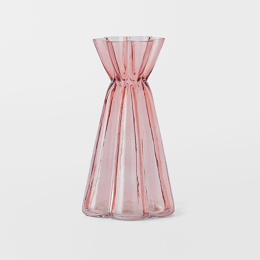 https://s3-ap-southeast-2.amazonaws.com/fusionfactory.commerceconnect.bbnt.production/pim_media/000/169/275/M_F_Remy-Fluted-Glass-Vase-Tall_Pink_25866902_SI.jpg?1725519632