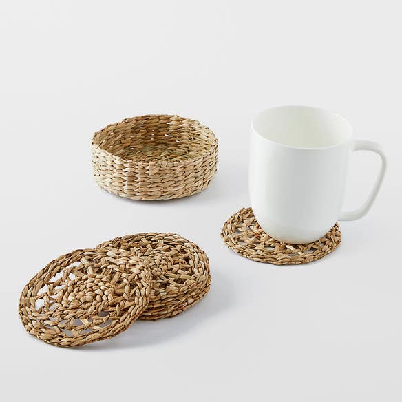 https://s3-ap-southeast-2.amazonaws.com/fusionfactory.commerceconnect.bbnt.production/pim_media/000/167/217/M_F_Round-Woven-Coasters_S6_Natural_25844001_SI.jpg?1723010800