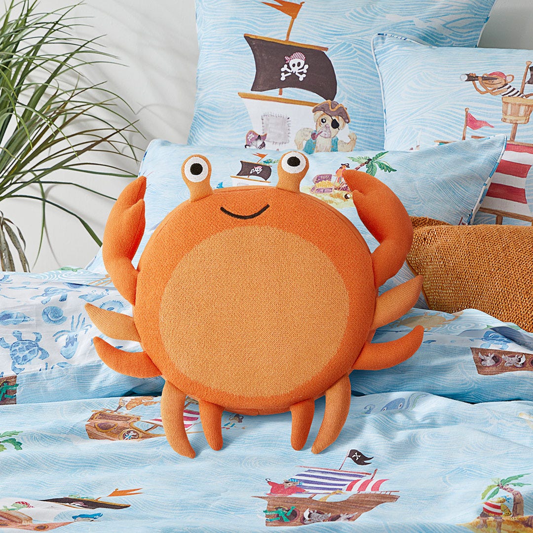 https://s3-ap-southeast-2.amazonaws.com/fusionfactory.commerceconnect.bbnt.production/pim_media/000/164/958/M_F_S24-25_Bedlinen_BOP_Ahoy_SQC_Cushion-Crab_SI.jpg?1719445202
