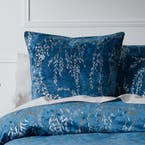 https://s3-ap-southeast-2.amazonaws.com/fusionfactory.commerceconnect.bbnt.production/pim_media/000/163/822/M_F_S24-25_Bedlinen_BOP_Gwendoline_QQC_Euro_SI.jpg?1715648015
