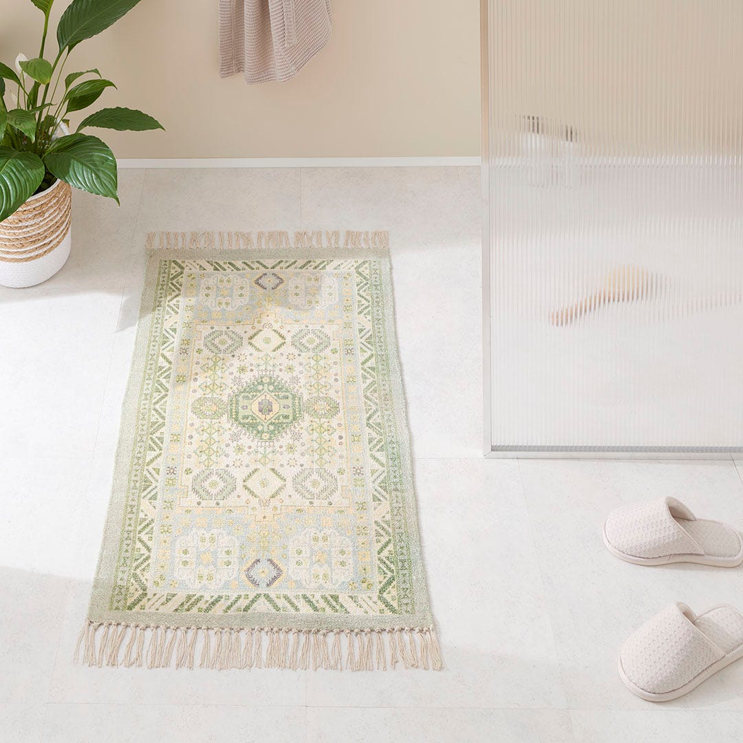 https://s3-ap-southeast-2.amazonaws.com/fusionfactory.commerceconnect.bbnt.production/pim_media/000/174/403/M_F_S24-25_Summer_LS_Studio_Bathmats-Andes_BM_Green_Olive_SI.jpg?1730096672