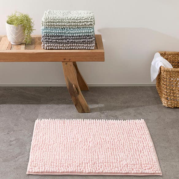 https://s3-ap-southeast-2.amazonaws.com/fusionfactory.commerceconnect.bbnt.production/pim_media/000/174/135/M_F_S24-25_Summer_LS_Studio_Bathmats-Bobble_Melange_BM_Blush.jpg?1729812419