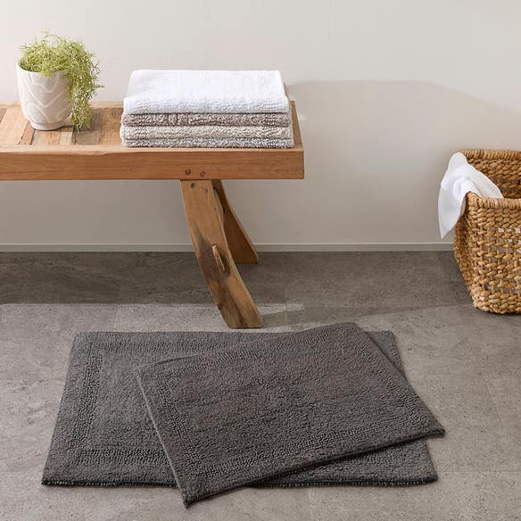 https://s3-ap-southeast-2.amazonaws.com/fusionfactory.commerceconnect.bbnt.production/pim_media/000/174/193/M_F_S24-25_Summer_LS_Studio_Bathmats-Braxton_BM_Charcoal.jpg?1729817069