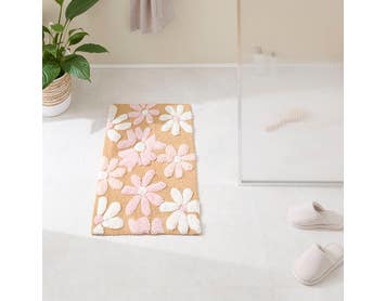 https://s3-ap-southeast-2.amazonaws.com/fusionfactory.commerceconnect.bbnt.production/pim_media/000/174/549/M_F_S24-25_Summer_LS_Studio_Bathmats-Dolly_BM_SI.jpg?1730153534