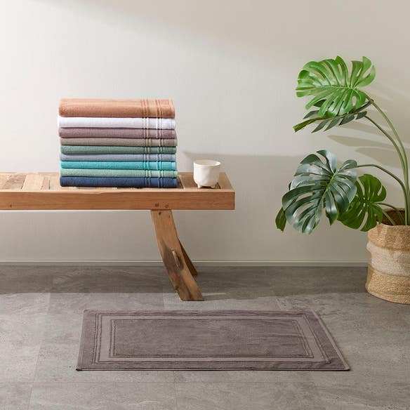https://s3-ap-southeast-2.amazonaws.com/fusionfactory.commerceconnect.bbnt.production/pim_media/000/174/420/M_F_S24-25_Summer_LS_Studio_Bathmats-Indulgence_BM-Granite_SI.jpg?1730097625