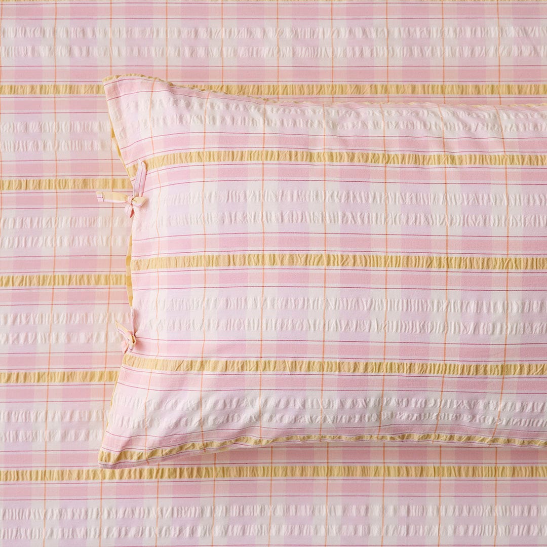 https://s3-ap-southeast-2.amazonaws.com/fusionfactory.commerceconnect.bbnt.production/pim_media/000/194/578/M_F_S25-26_Bedlinen_BOP_Adora_Pink_QQC_Detail_2_SI.jpg?1746427979