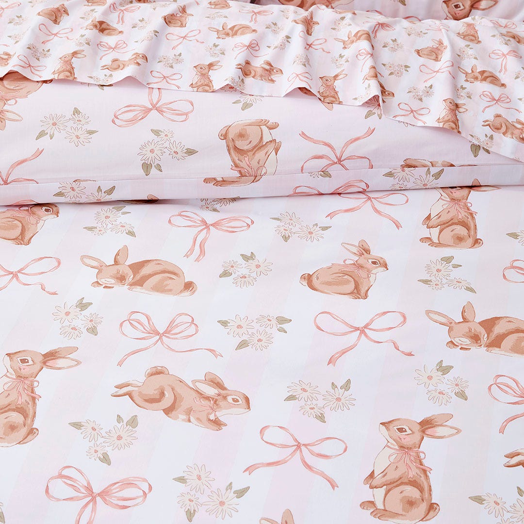 https://s3-ap-southeast-2.amazonaws.com/fusionfactory.commerceconnect.bbnt.production/pim_media/000/195/657/M_F_S25-26_Bedlinen_BOP_Bunny_Bows_QQC_Detail_1_SI.jpg?1748311675
