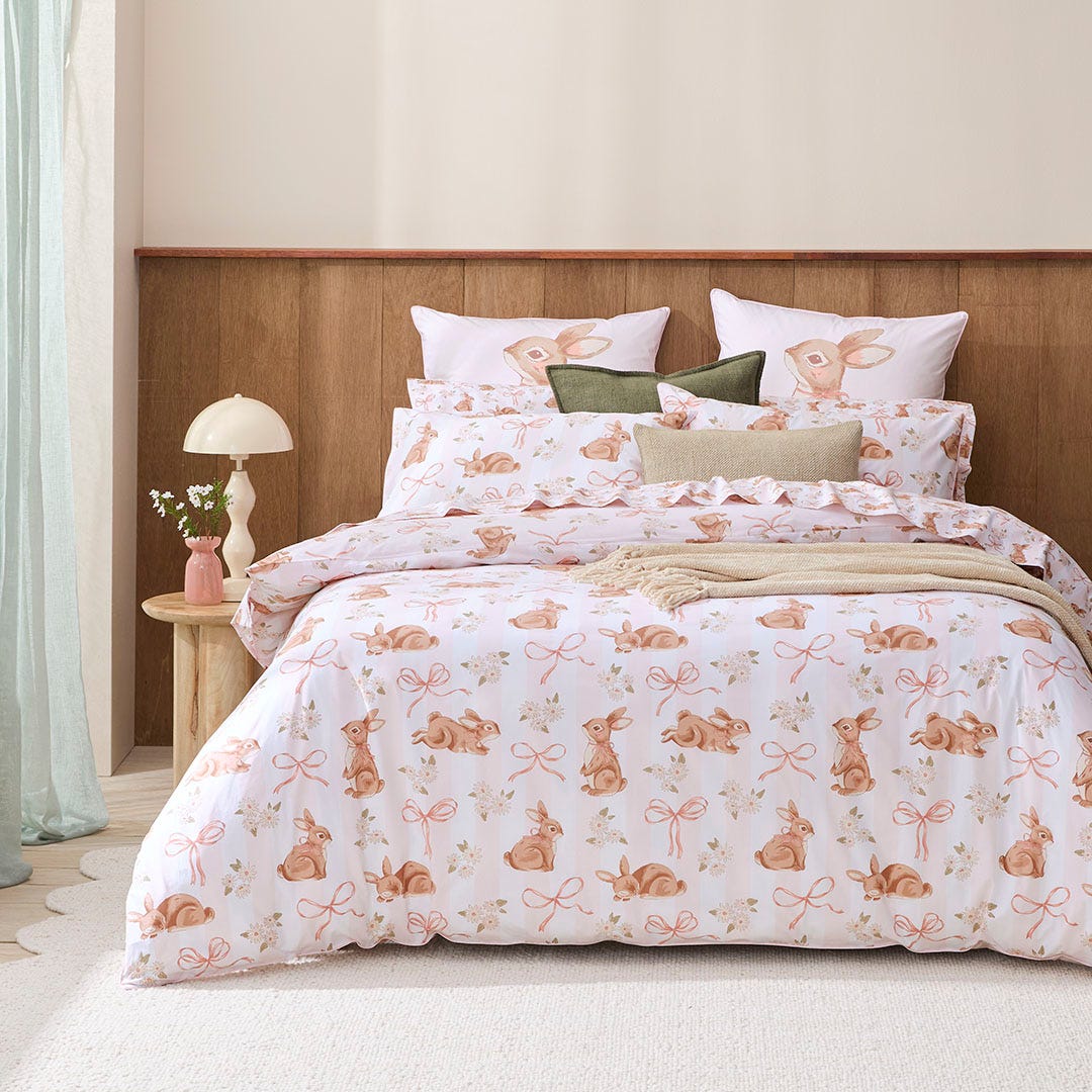 https://s3-ap-southeast-2.amazonaws.com/fusionfactory.commerceconnect.bbnt.production/pim_media/000/195/655/M_F_S25-26_Bedlinen_BOP_Bunny_Bows_QQC_SI.jpg?1748311674