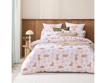 https://s3-ap-southeast-2.amazonaws.com/fusionfactory.commerceconnect.bbnt.production/pim_media/000/195/655/M_F_S25-26_Bedlinen_BOP_Bunny_Bows_QQC_SI.jpg?1748311674