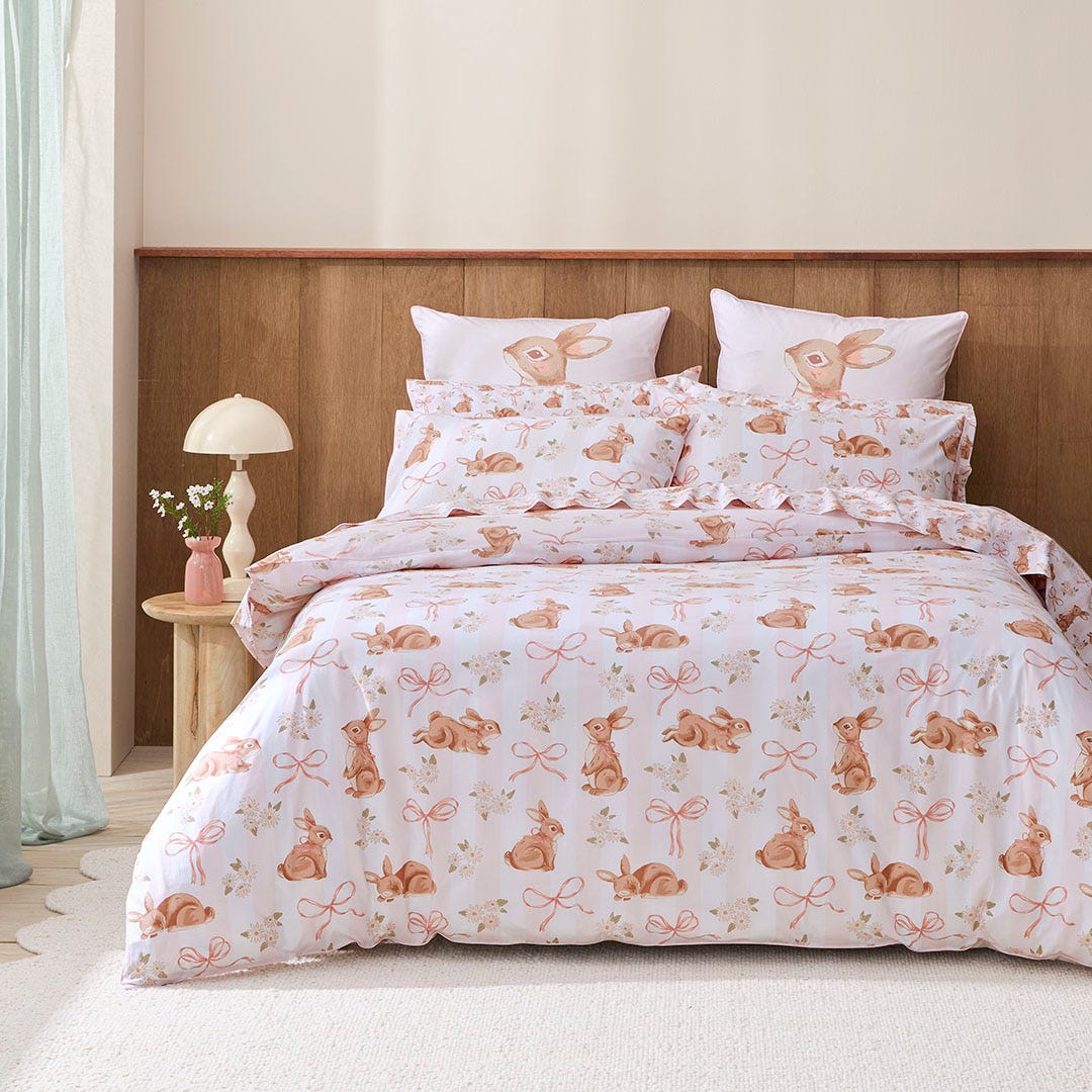 https://s3-ap-southeast-2.amazonaws.com/fusionfactory.commerceconnect.bbnt.production/pim_media/000/195/656/M_F_S25-26_Bedlinen_BOP_Bunny_Bows_QQC_V2_SI.jpg?1748311675