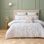 https://s3-ap-southeast-2.amazonaws.com/fusionfactory.commerceconnect.bbnt.production/pim_media/000/194/322/M_F_S25-26_Bedlinen_BOP_Kylah_QQC_Kylah_Cushion_SI.jpg?1745988693