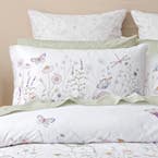 https://s3-ap-southeast-2.amazonaws.com/fusionfactory.commerceconnect.bbnt.production/pim_media/000/194/317/M_F_S25-26_Bedlinen_BOP_Kylah_QQC_Pillow_SI.jpg?1745988691