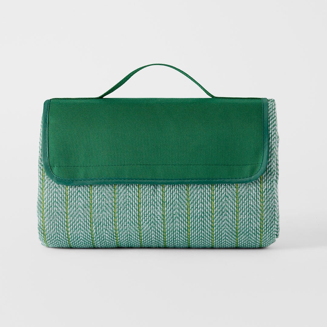 https://s3-ap-southeast-2.amazonaws.com/fusionfactory.commerceconnect.bbnt.production/pim_media/000/201/360/M_F_S25-26_Buckley-Picnic-Rug-with-Flap_Green_26482901_SI.jpg?1758176820