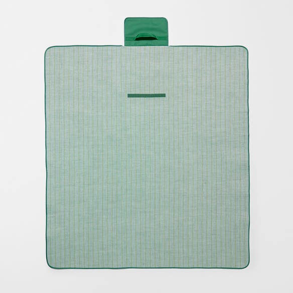 https://s3-ap-southeast-2.amazonaws.com/fusionfactory.commerceconnect.bbnt.production/pim_media/000/201/359/M_F_S25-26_Buckley-Picnic-Rug-with-Flap_Green_26482901_V3_SI.jpg?1758176820