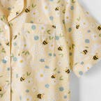 https://s3-ap-southeast-2.amazonaws.com/fusionfactory.commerceconnect.bbnt.production/pim_media/000/198/663/M_F_S25-26_Honey-Bee-Short-PJ-Set_Honey-Bee-Yellow_26504501_Detail_SI.jpg?1754288777