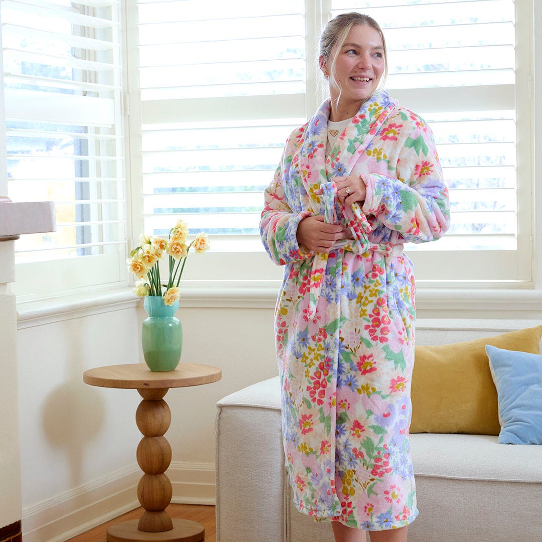 https://s3-ap-southeast-2.amazonaws.com/fusionfactory.commerceconnect.bbnt.production/pim_media/000/192/402/M_F_W25_LS_Studio_Winter_Essentials_Novelty-SHOT-18_Robe_Emma-4832_SI.jpg?1743482936