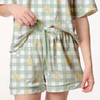 https://s3-ap-southeast-2.amazonaws.com/fusionfactory.commerceconnect.bbnt.production/pim_media/000/198/863/M_F_S25_Jersey_Pyjamas_Adult_Short-PJ-Set_Front_Detail_DUCKLINGS_SI.jpg?1754359085