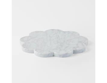 https://s3-ap-southeast-2.amazonaws.com/fusionfactory.commerceconnect.bbnt.production/pim_media/000/185/170/M_F_Scalloped-Marble-Tray_White_26150902_SI.jpg?1734669632