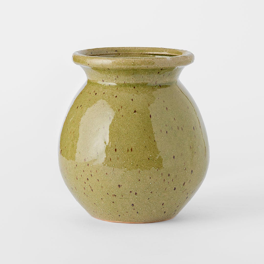 https://s3-ap-southeast-2.amazonaws.com/fusionfactory.commerceconnect.bbnt.production/pim_media/000/185/273/M_F_Surya-Ceramic-Vase-Lrg_Green_26123701_SI.jpg?1734671086