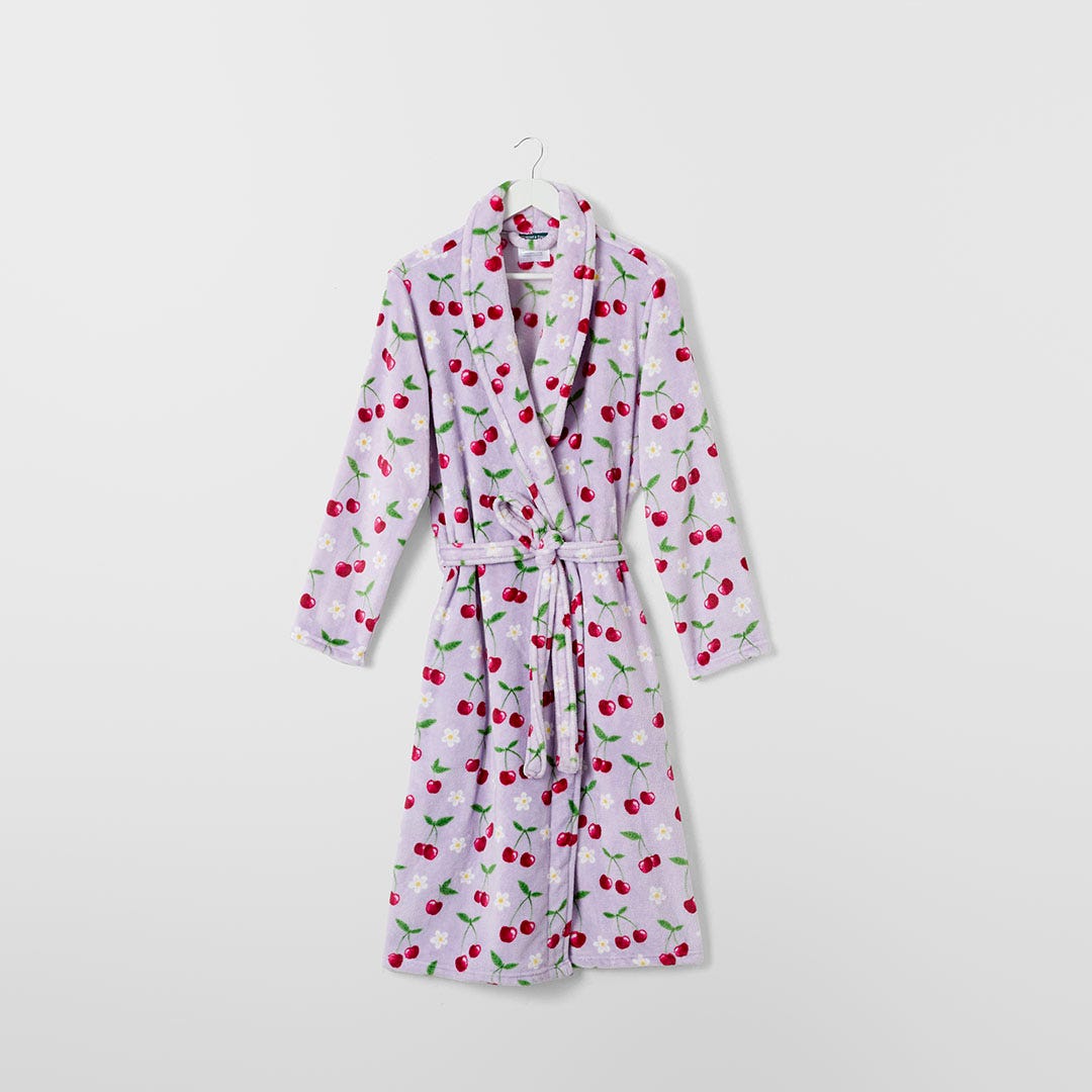 https://s3-ap-southeast-2.amazonaws.com/fusionfactory.commerceconnect.bbnt.production/pim_media/000/188/606/M_F_Sweet-Cherry-Printed-Plush-Robe_Sweet-Cherry_26125101_SI.jpg?1738546861