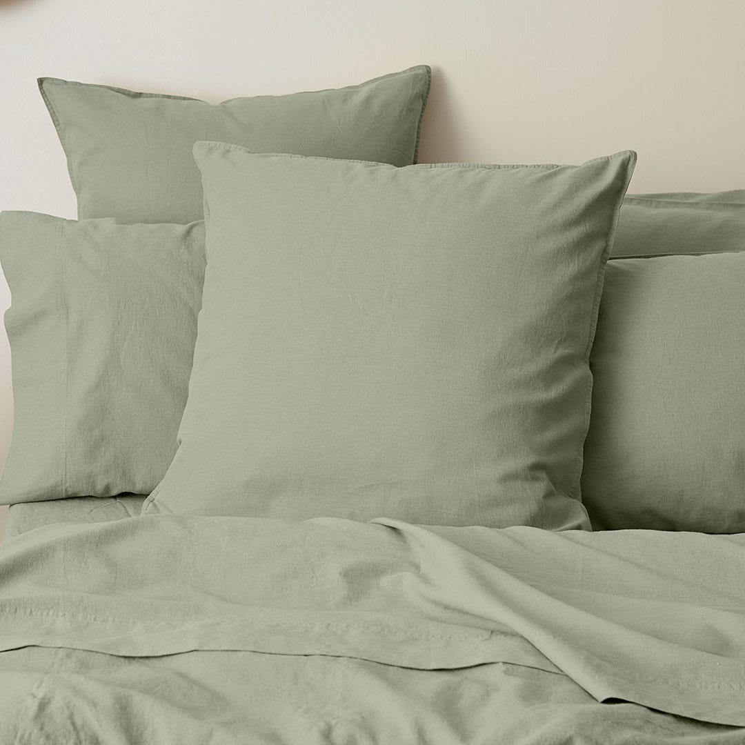 https://s3-ap-southeast-2.amazonaws.com/fusionfactory.commerceconnect.bbnt.production/pim_media/000/157/907/M_F_W24_Bedlinen_BOP_Olsen_Green_QQC_Euro_SI.jpg?1704234589