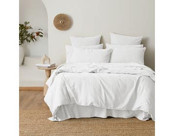 https://s3-ap-southeast-2.amazonaws.com/fusionfactory.commerceconnect.bbnt.production/pim_media/000/157/976/M_F_W24_Bedlinen_BOP_Olsen_White_QQC_SI.jpg?1704243913
