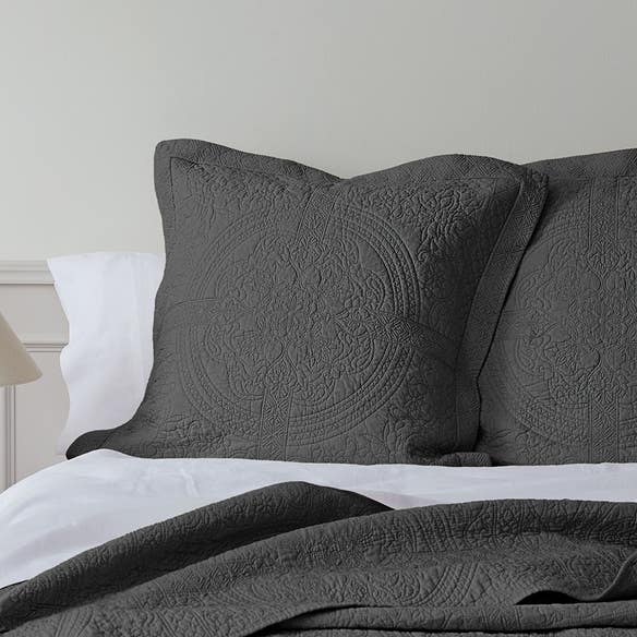 https://s3-ap-southeast-2.amazonaws.com/fusionfactory.commerceconnect.bbnt.production/pim_media/000/157/121/M_F_W24_Bedspread_Artemida_BOP-Charcoal_Euro_SI.jpg?1702356182
